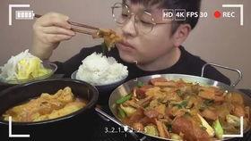 嘴哥吃蜜瓜,尽享夏日清凉