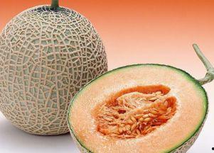 腹胀可以吃哈密瓜,轻松缓解腹胀困扰